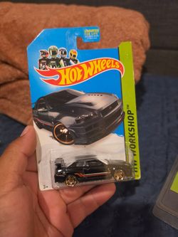 Hot Wheels Nissan Skyline GT-R Die-Cast Car