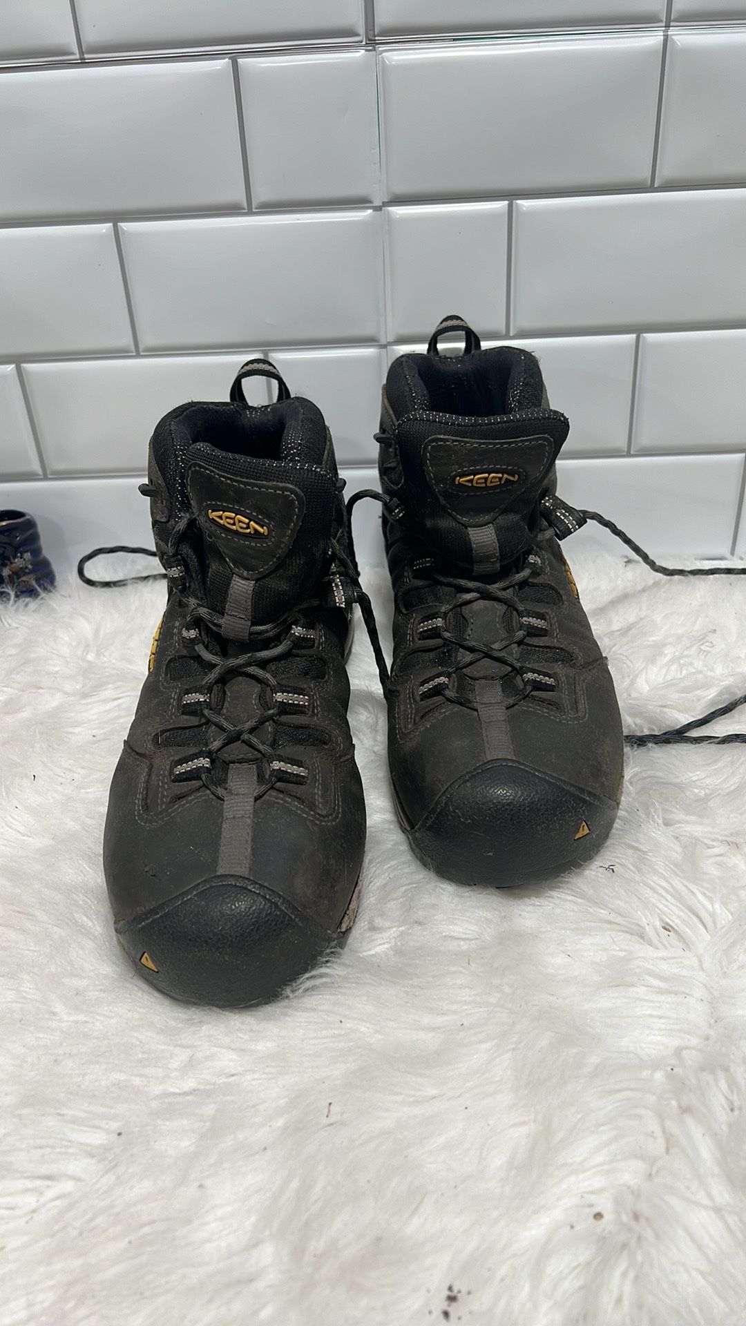 Keen Utility Detroit Mid Mens Size 9.5 D Steel Toe Waterproof Black boots 