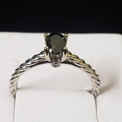 14kt White Gold Solitaire Design Ring