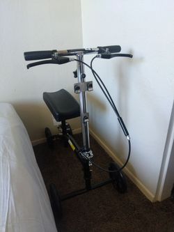 Knee scooter