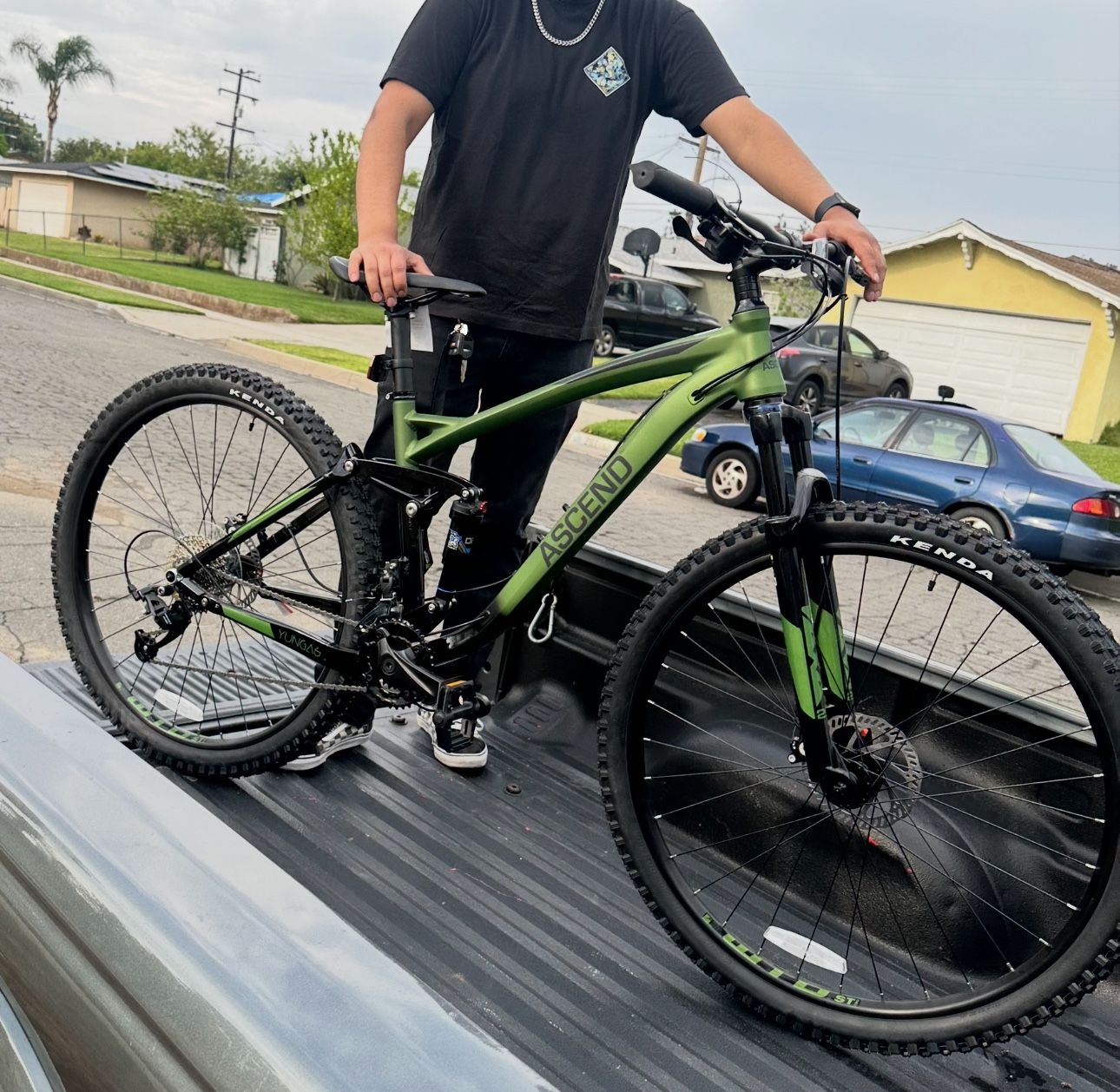 Full Suspension Mountain Bike