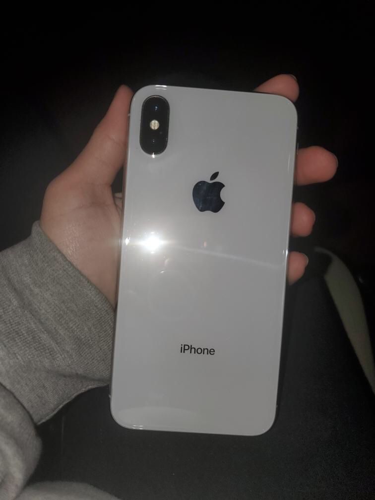 iPhone X Silver 64gb (plus the case)