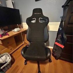 VERTAGEAR GAMING CHAIR