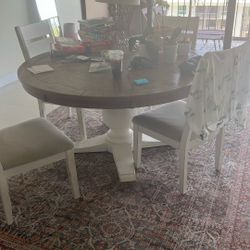 Dining table And 4 Chairs