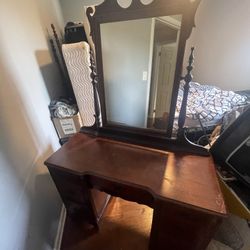 Makeup Vanity & Dresser Set