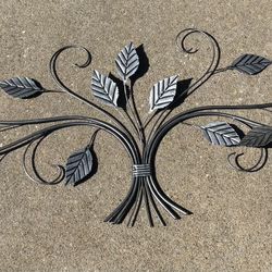 Traditional Leaf Patterned Wall Decor Ready to Hang 17” x 45” EPC