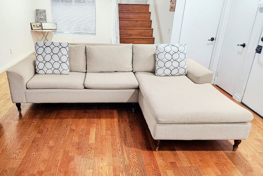 ✨ Super Clean Jerome’s Sectional – Must See! ✨