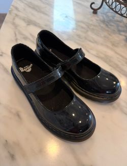 GIRLS DR MARTEN MARY JANES SIZE 4