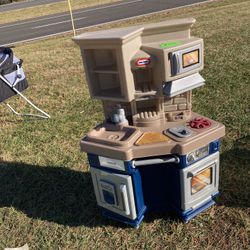 Little tykes kitchen