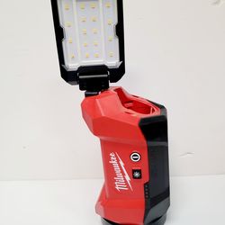 Rover flood light. Multi-directional. Has Packout compatibility. Comes with the twist to lock mount and set screws. Cat No. 2350-20.
