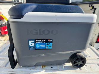 Coleman Rolling Ice Chest