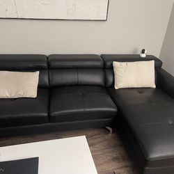 Real or Fake Leather Sofa : r/Leatherworking