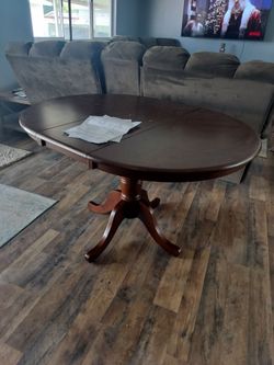 Expresso 36 X 36 X 48 in. extension Laurel Pedestal Table
