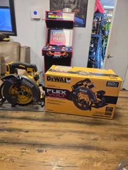DeWalt FlexVolt 60V 7-1/4" Circular Saw DCS578B