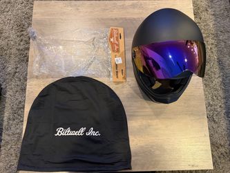 Biltwell Inc. Lane Splitter motorcycle helmet.