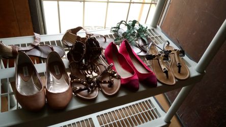 Sandals/flats..