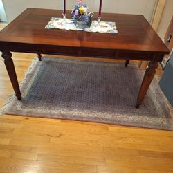 Dinning Set/asking $350.00 o/bo