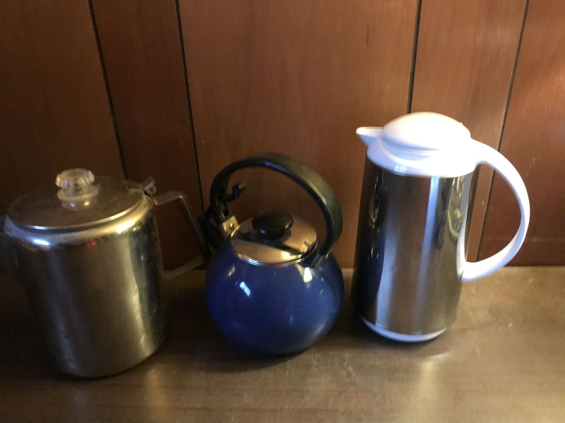 3 Teapots