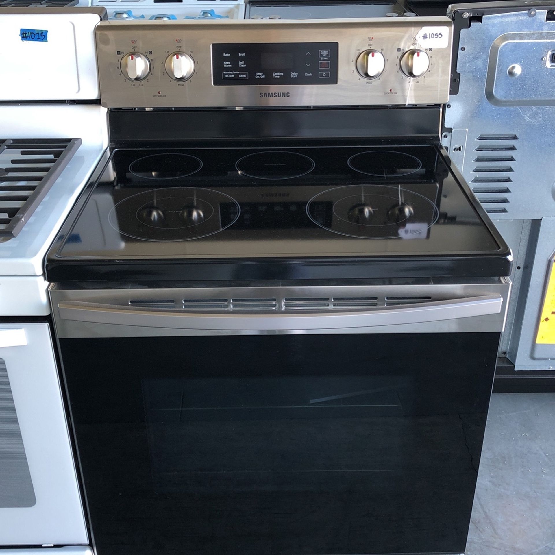 BRAND NEW SAMSUNG STAINLESS STEEL ELECTRIC GLASS TOP STOVE