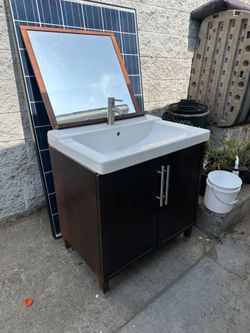 Bathroom vanity