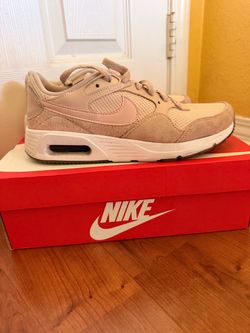 Women’s Nike air max size 9