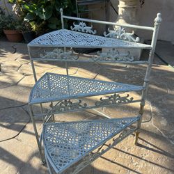 Metal Plant Stand - Tarzana 