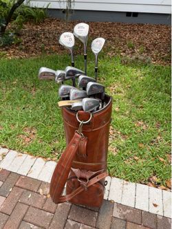 Men’s TaylorMade Golf club set right handed with golf bag