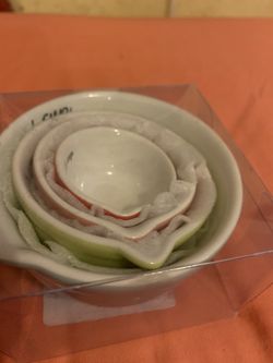 4 pc ceramic measuring cups