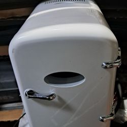 Mini Fridge For Your Car!