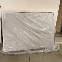 Beautyrest 12" BR800 Medium Mattress, Queen Bed