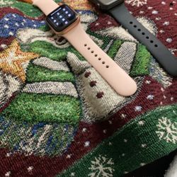 2 iPhone Watched Series 5 