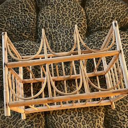 Vintage Bamboo Wine Rack. Holds 6 Bottles.