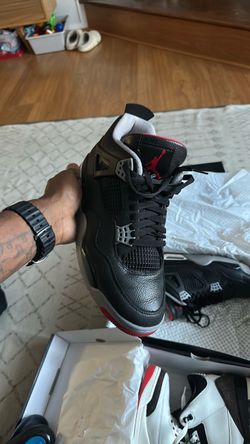 Air Jordan 4 Retro Bred Sneakers size 10.5
