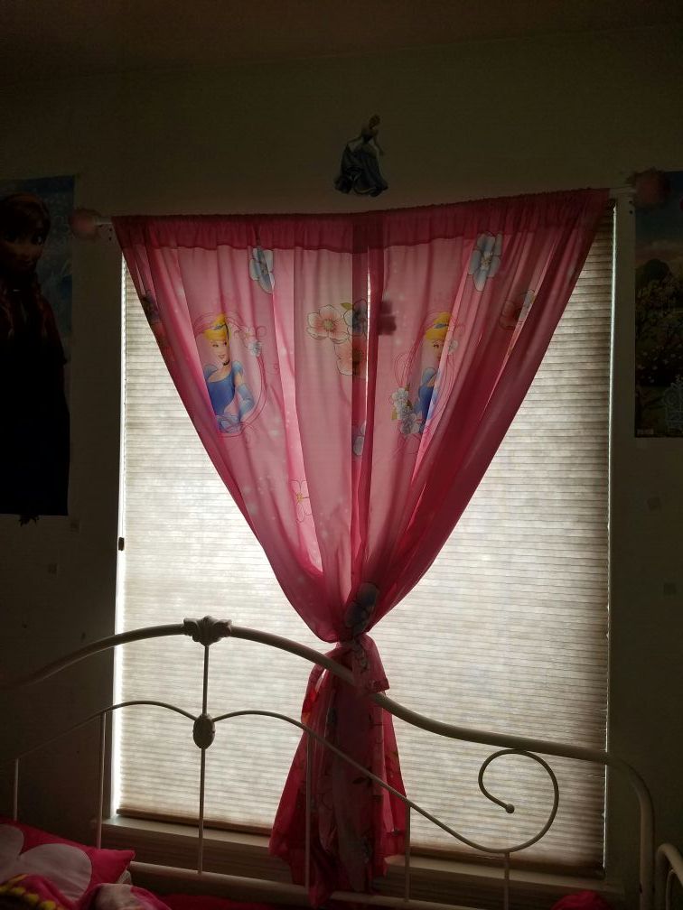 Princess room decoration, with curtains