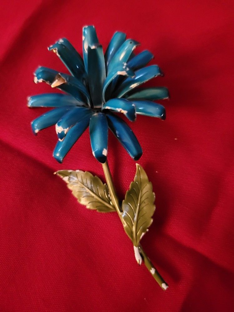 Women's Blue & White Gold Metal Flower Brooch