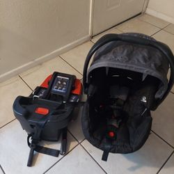 Britax Carseat Excellent Condition Expires 2028
