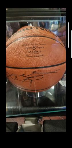 💜💛 Kobe Bryant 🐍 Lakers Rookie Signed Basketball, signed in 1997 EXTREMELY RARE! Not Upper Deck UDA Jersey Panini Lebron James MJ Jordan 💜💛🐍