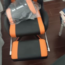 New Gaming Chair But Has Defects $45obo