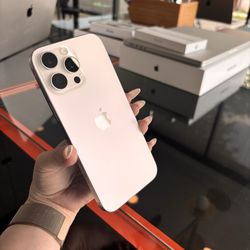 Apple iPhone 16 Pro Max 256GB! Unlocked to any company! 90 day warranty! We offer financing!