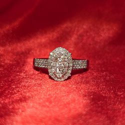14k White Gold Diamond Oval Shaped Ring 0.60 ctw 