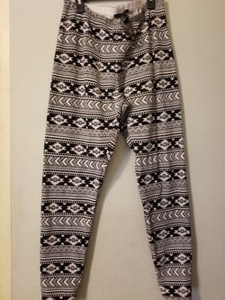 Forever 21 winter Leggings size L