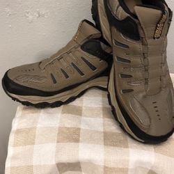 Skechers  Men’s Size 8