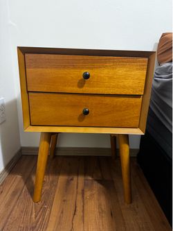 Two nightstands / pair of side tables