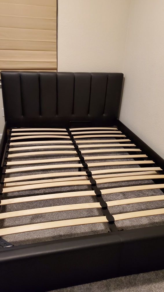 Baxton Studio Templemore Upholstered Queen Platform Bed in Black