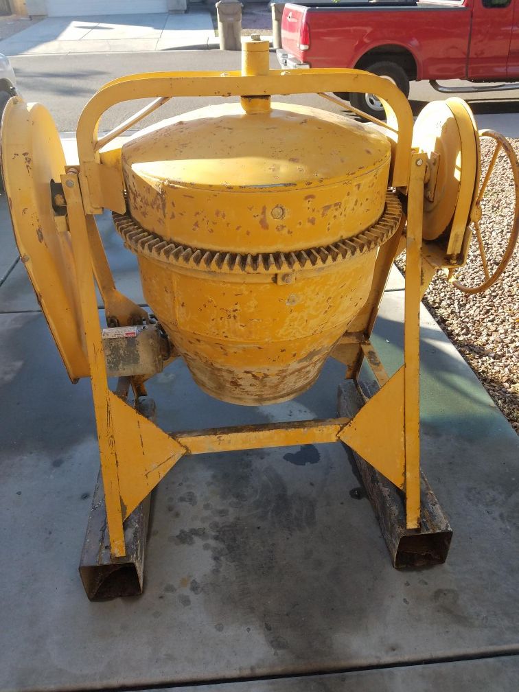 Gilson Motorized Cement Mixer 6.5 cubic ft tub