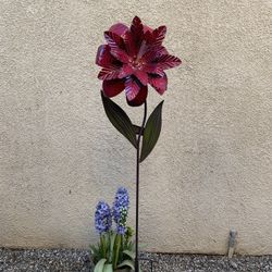 Red Flower Solar Garden Stake