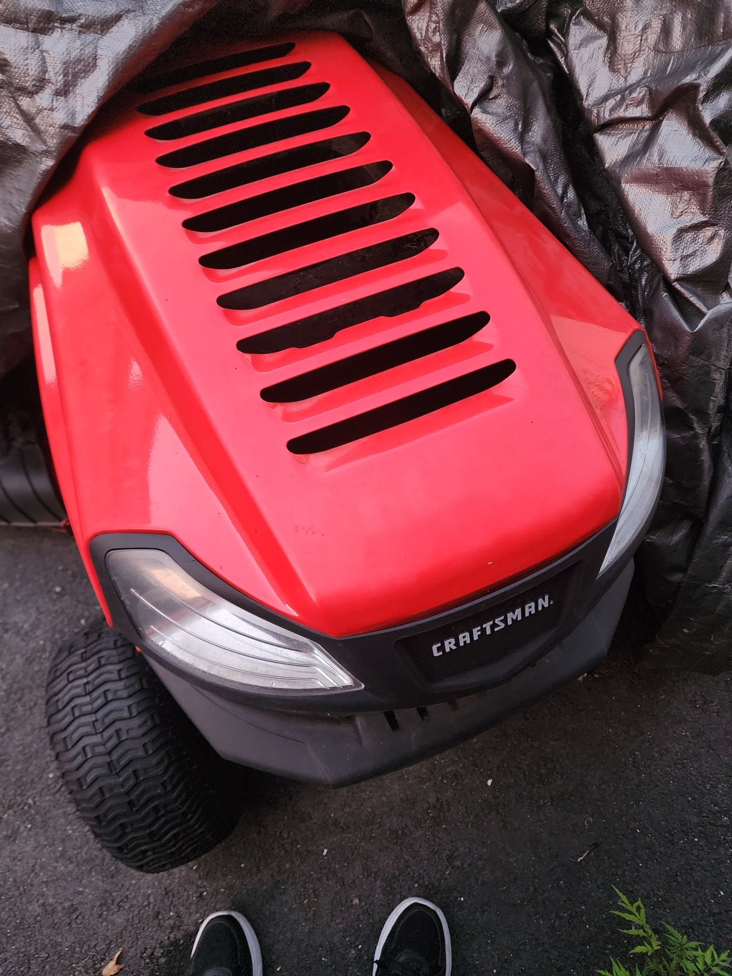 Riding Lawnmower 