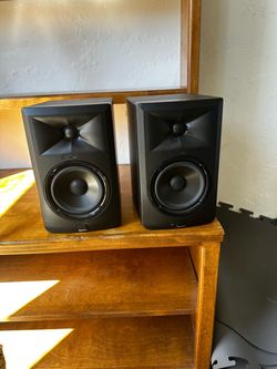 JBL LSR305 pair