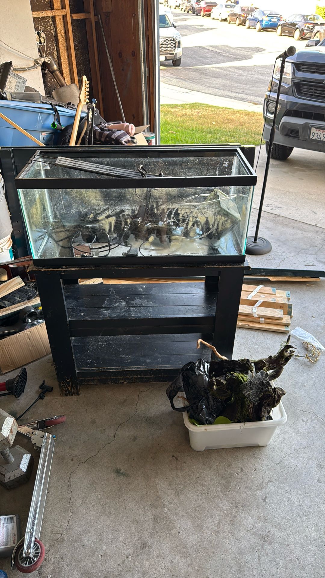 20g Fish tank And Stand / Miscellaneous