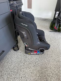Nuna RAVA convertible car seat
